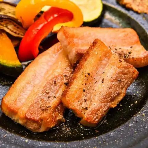 【こだわりの一品を楽しむ幸せ】脂身が旨い自家製ベーコン1078円(税込)熟成された味わいが楽しめる逸品です