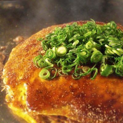 Hiroshima-style okonomiyaki (soba, meat, eggs)
