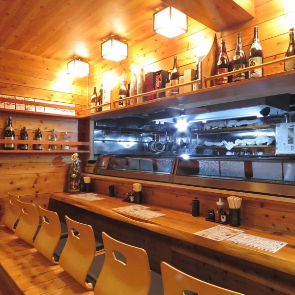 【Counter Seating Tasting Yakitori and Liquor】 Counter seat where you can enjoy conversation with friendly staff.Please go to the cup back on the company.