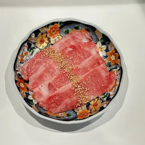 【ヤキニクナナイチの絶品カルビ!】当店に来たらまずは食べて頂きたいメニュー◎
