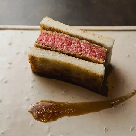 【おすすめ】れんぞうコース|名物シルクタン・極みのユッケ刺し3種盛・牛カツサンドを一度に