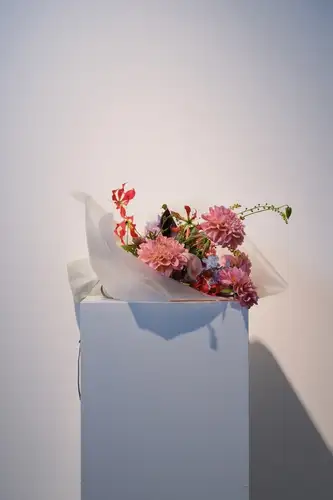 【ケーキ・花束付き】お祝いコース｜宝石ユッケと名物焼肉で彩る特別な日