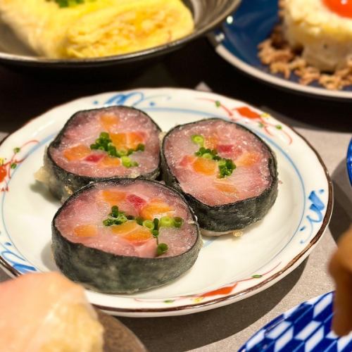 Moetan ♪ Famous tempumaki ~ 3 types of seafood that change daily wrapped in seaweed and fried ~