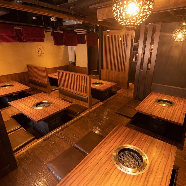 Hozenji Daruma Building 2F.Good access from the station, perfect for banquets.Up to 24 people possible