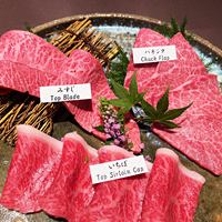 The world's finest Wagyu beef, "Matsusaka Beef," is available at Hozenji.