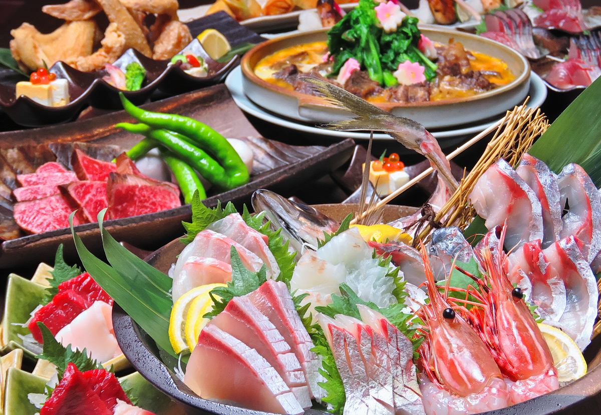 博多を中心に展開する、九州名物と鮮魚が自慢の店。全店個室完備で、接待などの少人数様から特別な日のご宴会まで幅広くご利用いただけます。