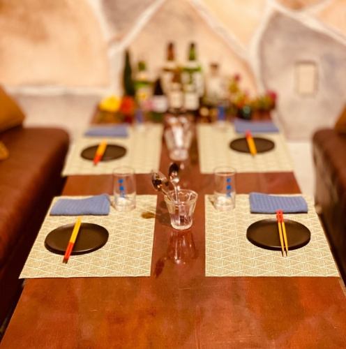 【女子会で大人気☆最大8名様の広々ソファ席】少人数での貸切宴会も承ります!記念日・誕生日はもちろん、推し会・鑑賞会にも最適!/全長2mハブ酒タワー/立食/ビュッフェ/オードブル/料理内容/イベント/お祭/ミニライブ/なんでもやります。/できます。/アゲアゲ/ノスタルジック/居酒屋/国際通り/結婚式2次会パーティー