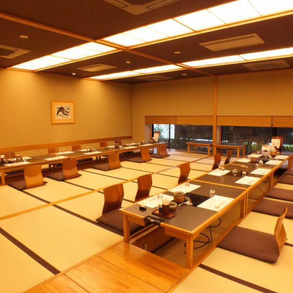 We have seats to suit your needs, including private rooms with tatami rooms that can accommodate up to 100 people.* For reservations, go to online reservation!