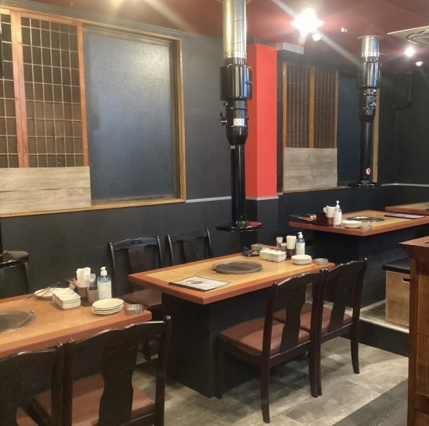 【地元に愛され続ける炭火焼肉居酒屋】明るく気さくなスタッフやお客様で賑わう活気のある店内。居酒屋利用としても利用OK、豊富なおつまみやお酒を多数ご用意しております。