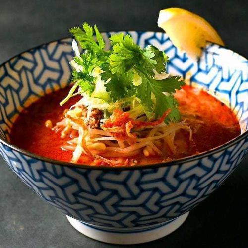《辛・旨・酸！》エスニックトムヤム冷麺
