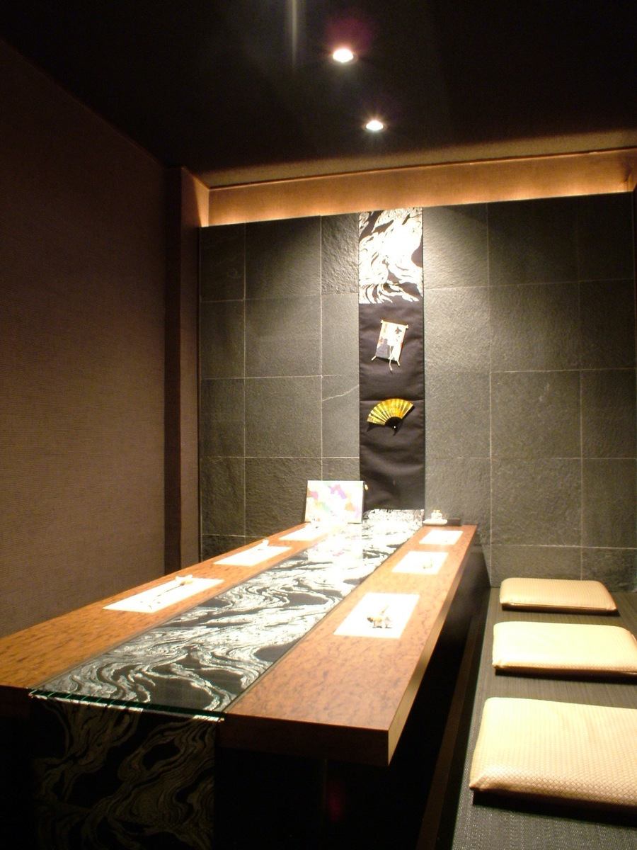 Completely private rooms are available.We are enriching the usage such as entertainment and banquets that can not be removed ♪