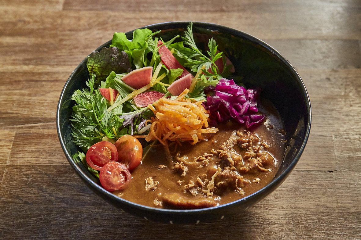 和牛すじカレーサラダBOWL（イメージ）