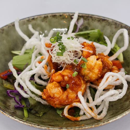 Special fried shrimp with chili sauce