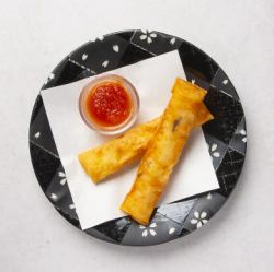 海老とチーズの春巻き トマトディップ添え