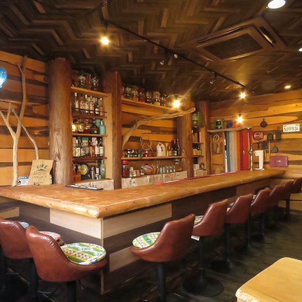 当店は、アクティブな趣味を楽しむアウトドア愛好者の皆様が気軽に集まれる場所です。自然を愛し、仲間と共に過ごす時間を大切にするあなたにぴったりの環境をご提供します。定期的にイベントやワークショップも開催しており、アウトドアに関する情報交換や新しい友達作りの場としても最適です。