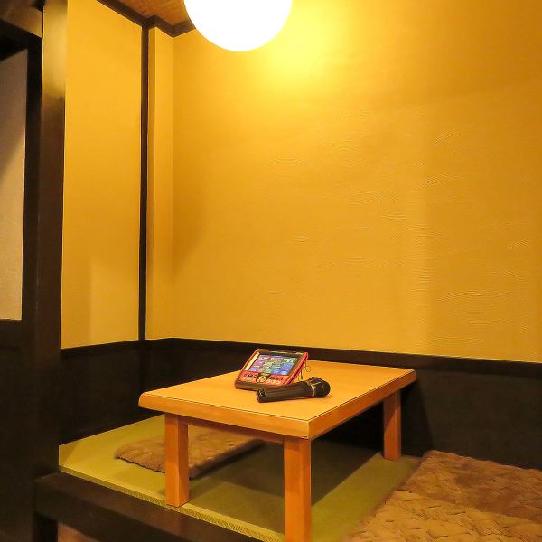 [Perfect for small parties] In the raised tatami room, you can relax and forget about your daily routine.It is also recommended for families with small children, various banquets, birthday parties, and other occasions when spending time with loved ones. We look forward to welcoming you to our drinking spot - URUHA.
