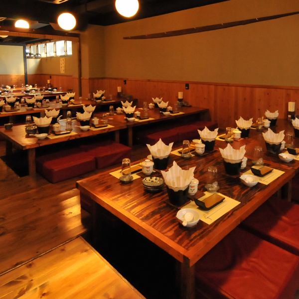 The spacious hall with sunken kotatsu can accommodate up to 50 people.Perfect for your company's big parties! We can also accommodate parties of over 100 people or private parties, so please give us a call! Enjoy the freshest seafood with your friends to your heart's content.