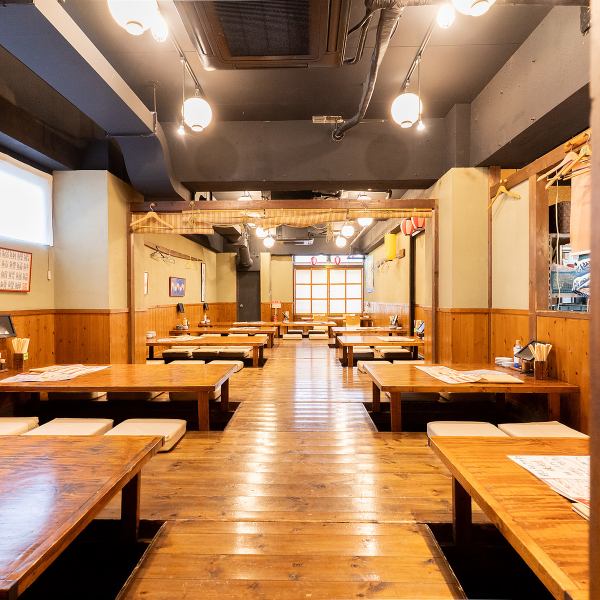 掘りごたつの広～い大広間はなんと50名までOK。会社様の大宴会にぜひ！！１００名様以上のご宴会や貸切のご相談もできますのでぜひお電話お待ちしております！新鮮そのものの魚介を、仲間と一緒に思う存分楽しんでください。