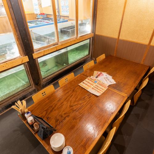 [Private aquarium room]