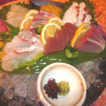 Assortment of three kinds of sashimi