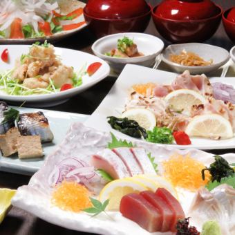 太菜、黑龙、宝山、约40种梅酒OK◎220种、2小时无限畅饮、8道菜6,000日元（含税）