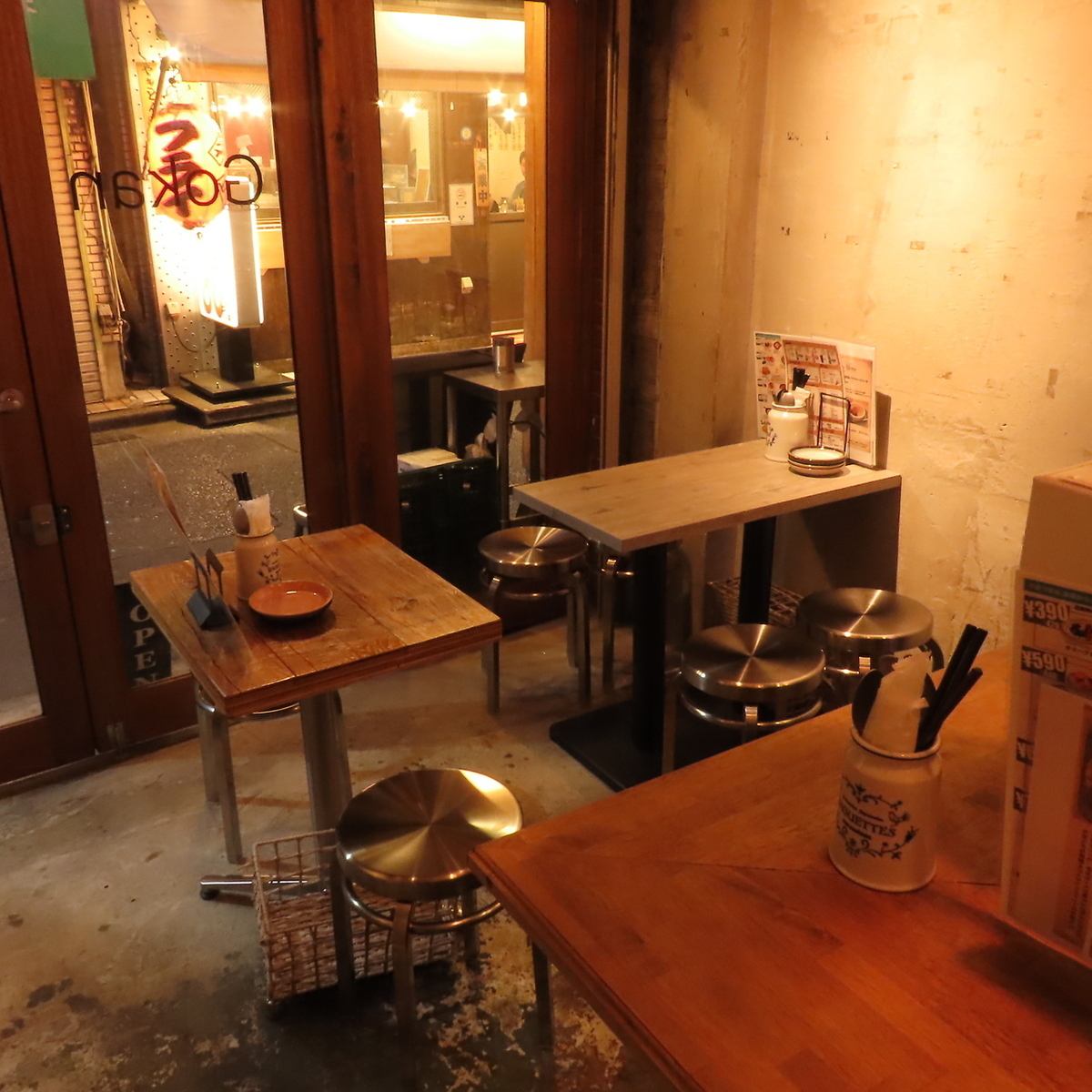 大人が集う、大人の隠れ家。ご来店お待ちしております。