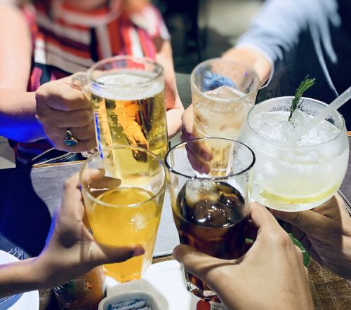 各種食べ飲み放題＆喫煙OK