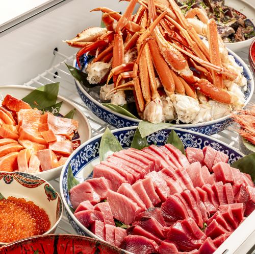 An authentic Japanese seafood buffet using fresh fish delivered directly from Toyosu Market & an Italian buffet with a wide variety of pizzas