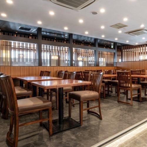 <p>The restaurant has a total of 110 seats and can be arranged in any way you like.It is easily accessible, so it is also recommended for private use or launch parties.We cater for a variety of occasions, including girls&#39; parties, birthday parties, and dinner parties!</p>