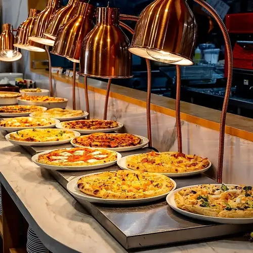 [Italian Buffet] Enjoy as much freshly baked pizza as you like!