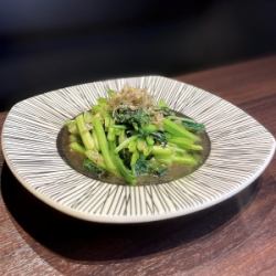 自家製青菜炒め(揚げじゃこ乗せ)