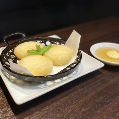 ハニーポテトもちフライ(カマンベールチーズ入り)