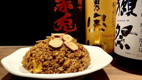 曉辦最受歡迎的米飯料理:蒜蓉炒飯