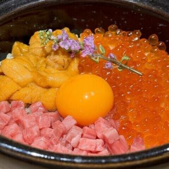 【魅惑の土鍋ご飯】北海道産の生雲丹使用！