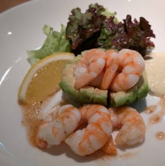 아보카도 새우 샐러드