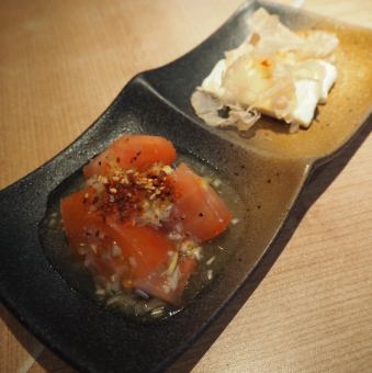 닭 껍질 폰즈 / 안주 메추라기 / 모래 간 페퍼 / 매운 멘마 / 토마토 나물