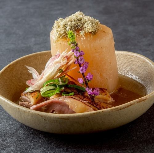 [Unique Oden] Nagoya Cochin Chicken and Daikon Radish