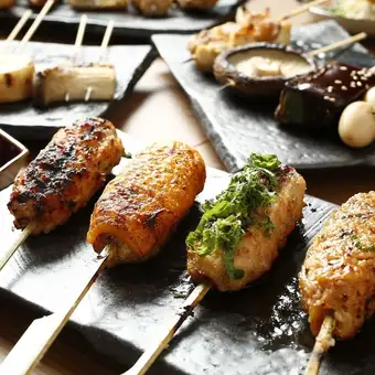 【レディースコース】選べる炭火焼き鳥8本を含む計4品の女性限定コース！2時間飲み放題付き◎
