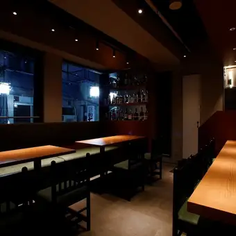 【最大15名様まで貸切可能】高円寺での小規模な打ち上げや宴会に。アットホームな空間を独占して、こだわりの焼鳥と美酒を存分に愉しめる特別なプランをご提案いたします。