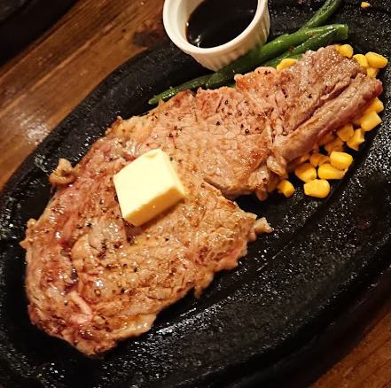 This is the American style! Hearty half rib roast steak (225g) 3,190 yen