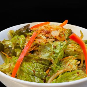 Choreogi salad (spicy dressing)