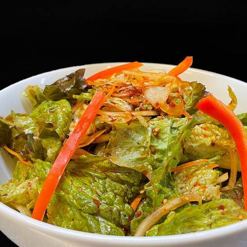 Choreogi salad (spicy dressing)