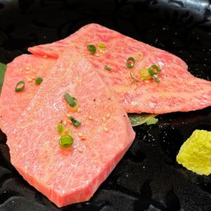 Assortment of top sirloin and shoulder triangles