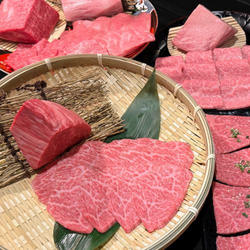 厳選仕入れの牛タンと黒毛和牛“雌牛”の焼肉