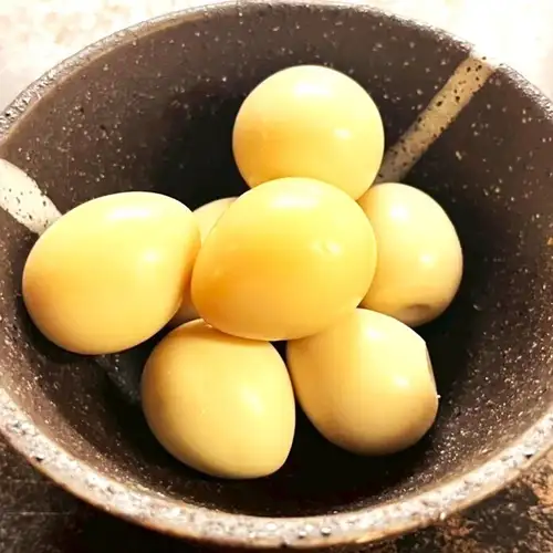 ★Acorn (Seasoned Quail Egg)