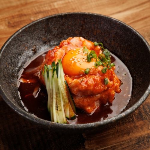 鮪魚、蔥和肥鮪魚肉醬