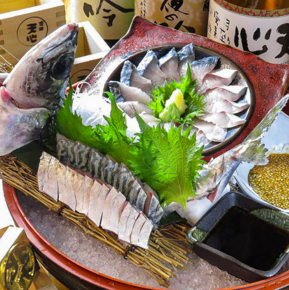 【名物】東京では珍しい、「泳ぎ」サバ姿造り (一匹)/(半身)