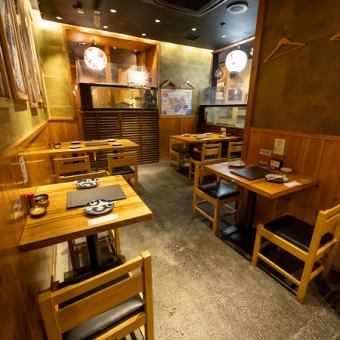 Seats can be combined depending on the number of people. Even 2 people are welcome.Feel free to use our private rooms near Shinjuku Station. Hot pot, banquets, business entertainment, company parties, all-you-can-drink, girls' nights, welcoming and farewell parties.