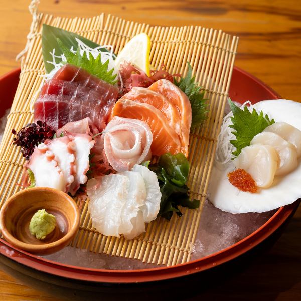 Kitakyushu Specialty 2 [Our pride and joy: seafood] We source the freshest seafood daily, mainly from Kyushu fishing grounds.