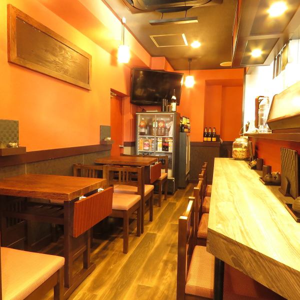 The interior is a hideaway atmosphere based on wood, and it is a lively and lively store during business hours! We also accept reservations! It can be used by up to 16 people, so please contact us as soon as possible. No.